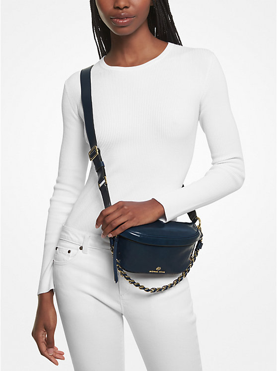 Michael Kors Slater Extra-Small Patent Leather Sling Pack Ženske Crossbody Torba Tamnoplave | HR1132ILJ