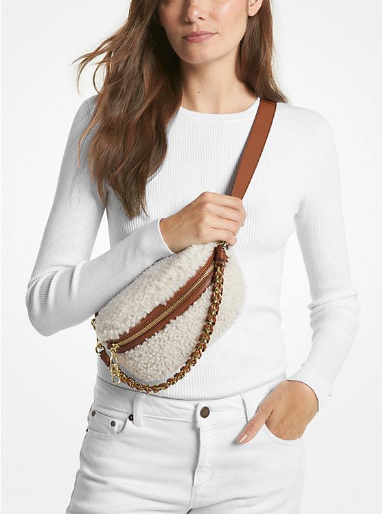 Michael Kors Slater Extra-Small Shearling Sling Pack Ženske Crossbody Torba NATURAL/LUGGAGE | HR1133UZK