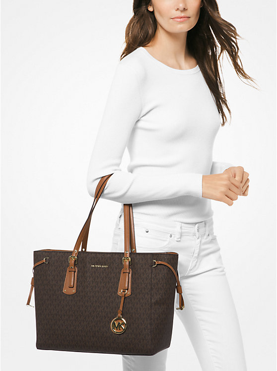 Michael Kors Voyager Medium Logo Ženske Tote Smeđe | HR1279JPW